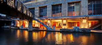 Drury Plaza Hotel San Antonio Riverwalk