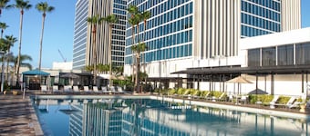 DoubleTree by Hilton at the Entrance to Universal Orlando