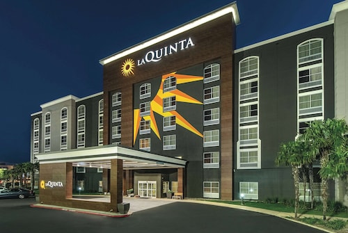 La Quinta Inn & Suites by Wyndham San Antonio Downtown