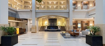 Embassy Suites by Hilton Chicago Downtown River North